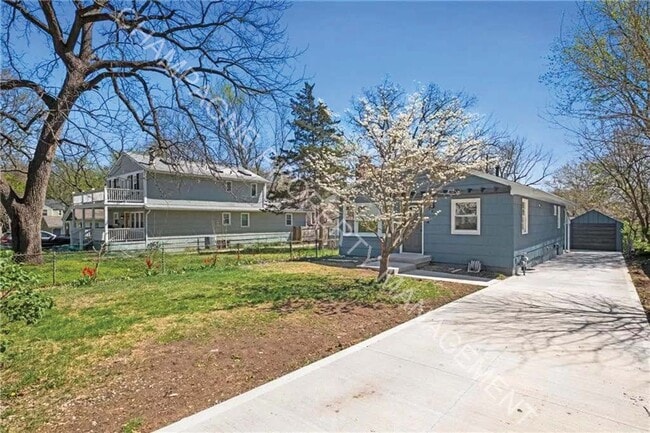 Photo - Modern Home in Waldo