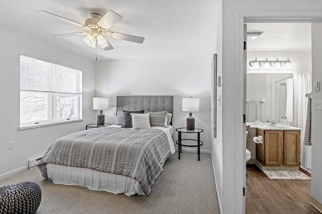Foxcroft Apartments Bedroom