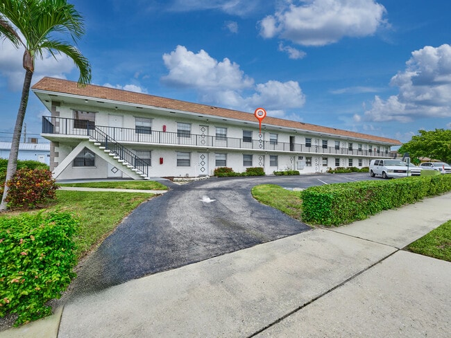 Building Photo - 227 Castlewood Dr Unit 203 Rental