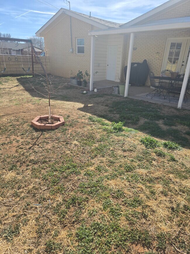 Photo - 1004 W Yucca Ave