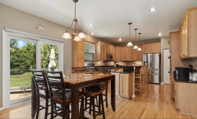 Photo - 841 Barclay Dr