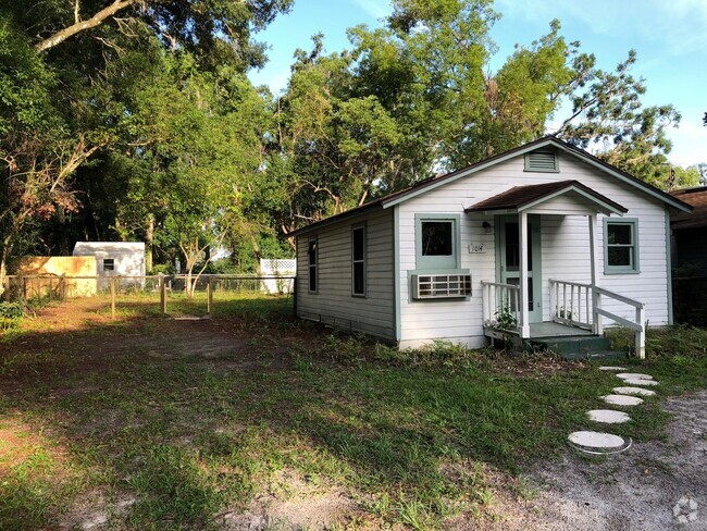 Building Photo - 1-Bedroom, 1-Bathroom Home in Deland - Imm...