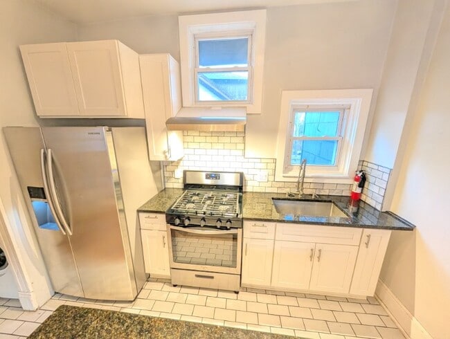 Kitchen - 1781 William Howard Taft Rd