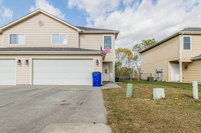 Spacious Home Close to Fort Riley! - Spacious Home Close to Fort Riley!