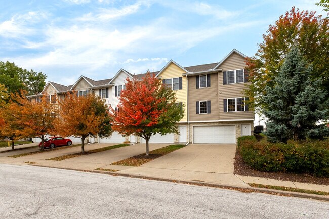 Photo - 320 E 29th St