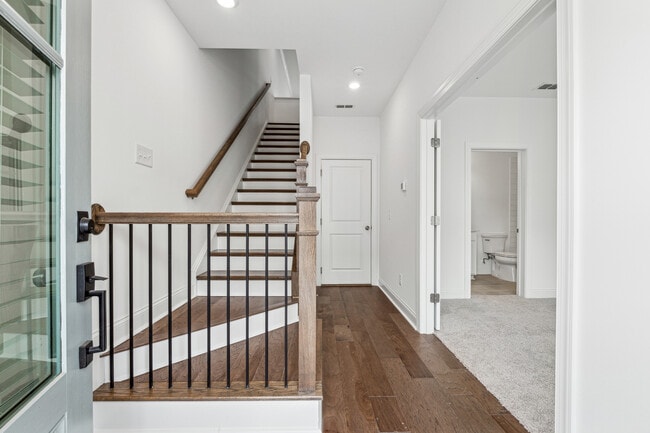 Photo - 528 Healy Dr