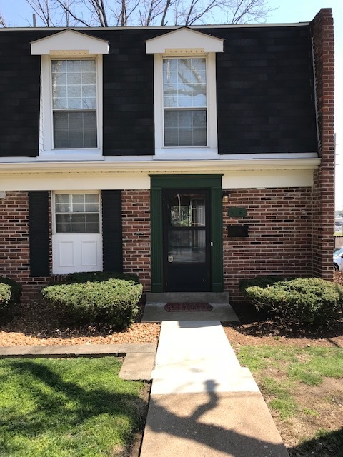 COMING SOON! 3bd/2.5 bth Townhouse Condo - - COMING SOON! 3bd/2.5 bth Townhouse Condo -