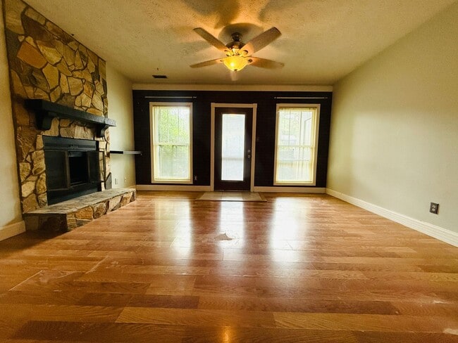 Photo - 1908-1 Tryon Drive