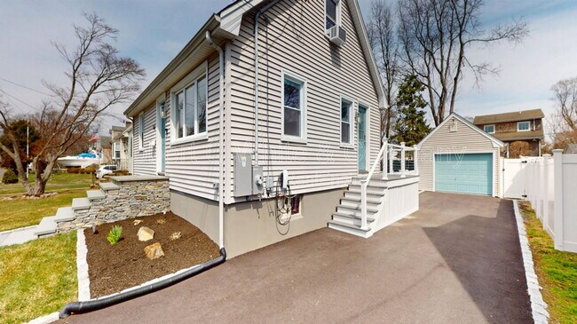 Photo - 161 Mona Terrace