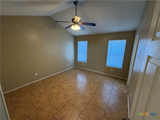 2207 Waterfall Dr
