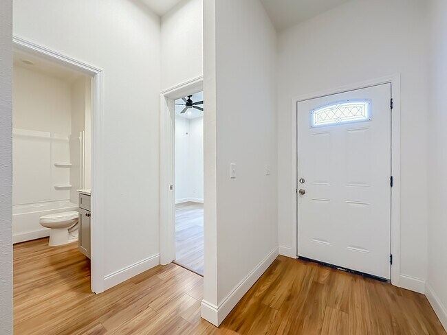 Photo - 1192 W 25th St