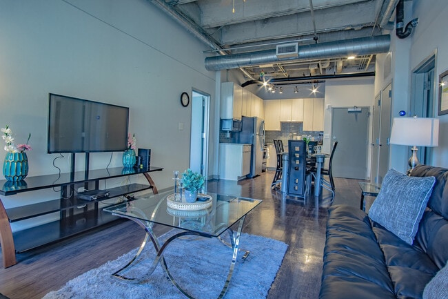 Photo - 550 W Peachtree St NW Unit ID1013805P