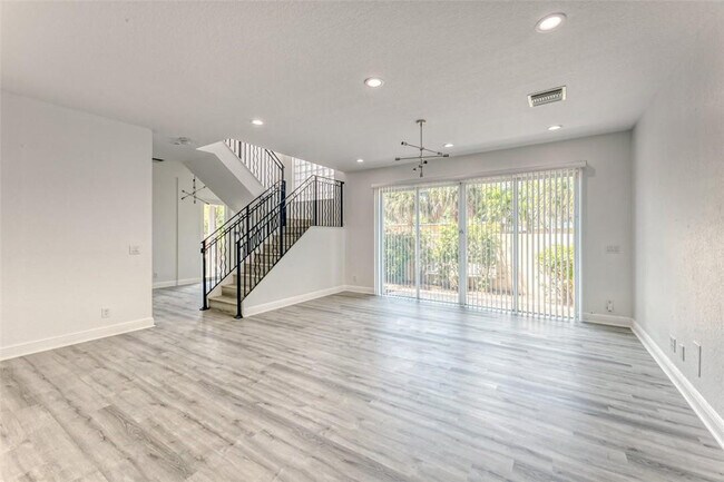 502 SW 4th Ave