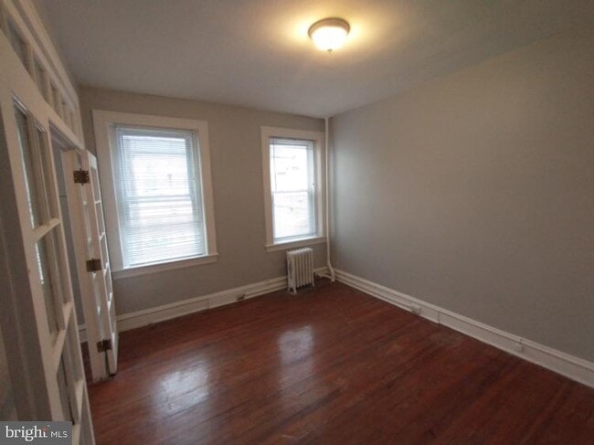 Building Photo - 307 Dolphin St Unit 2E Rental