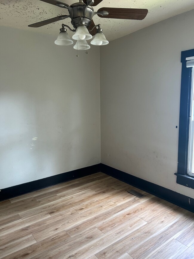 Photo - 609 Adams St
