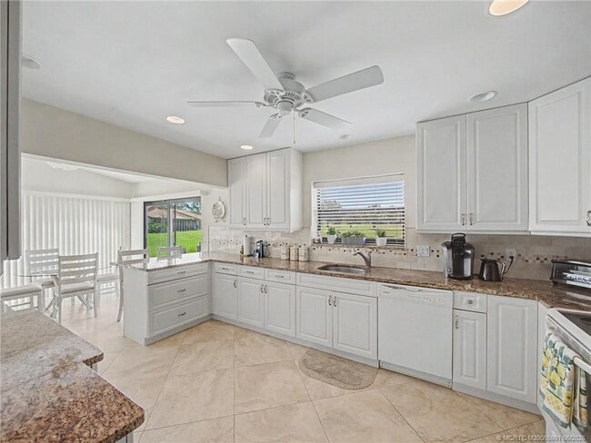 Photo - 3382 SW Bobalink Way