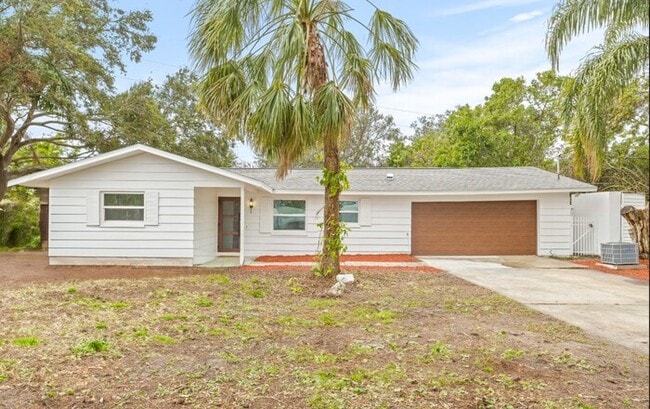 Building Photo - Home For Rent in Clearwater Manor!