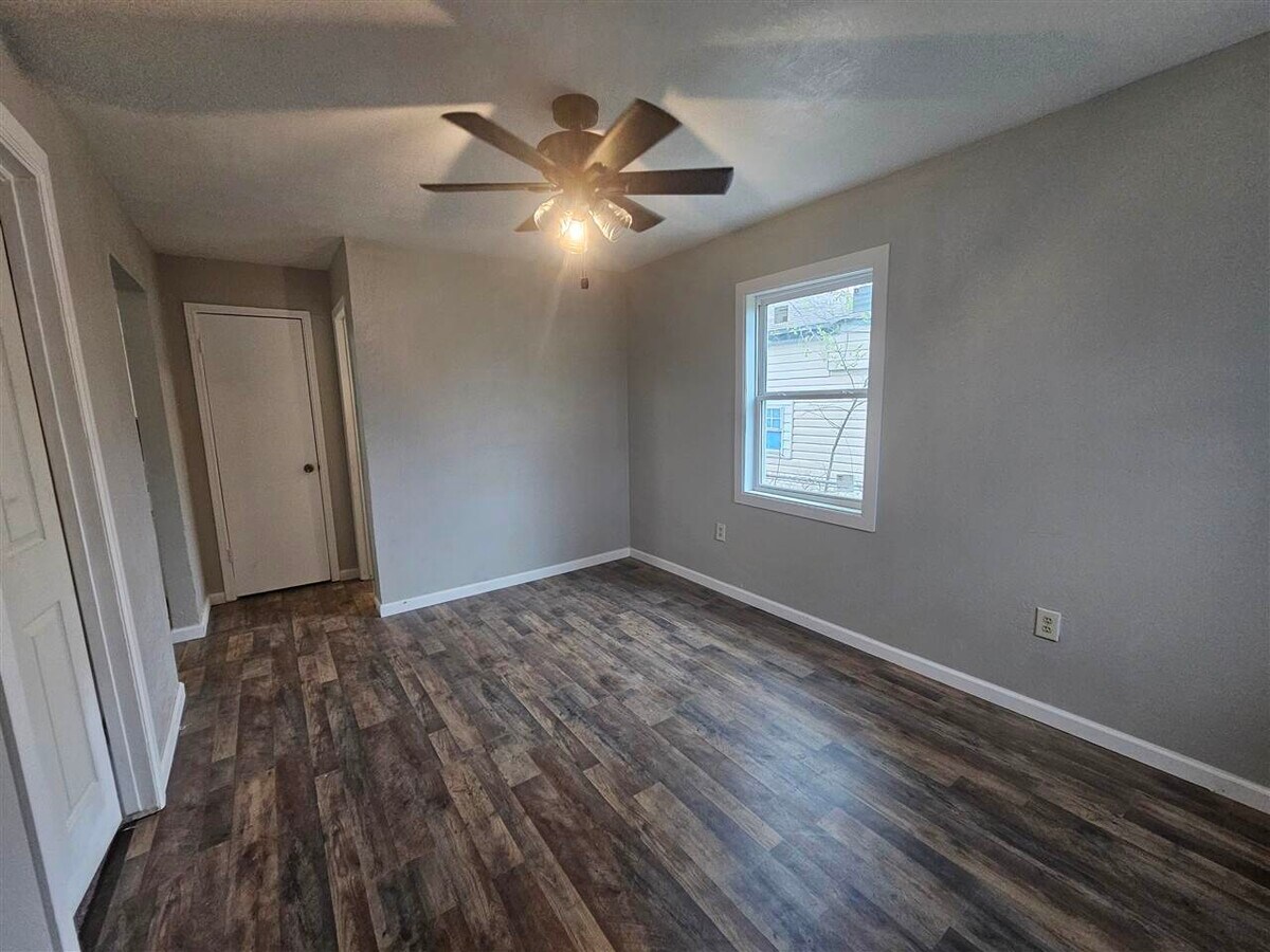 Photo - 102 SW 25th St