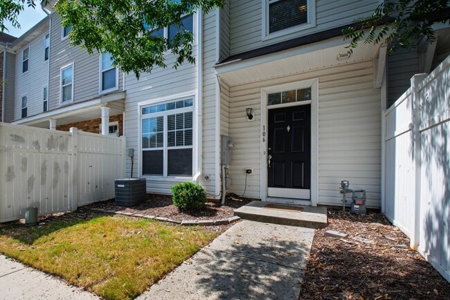 Photo - Gorgeous 3BR Townhome with Fresh Updates i...