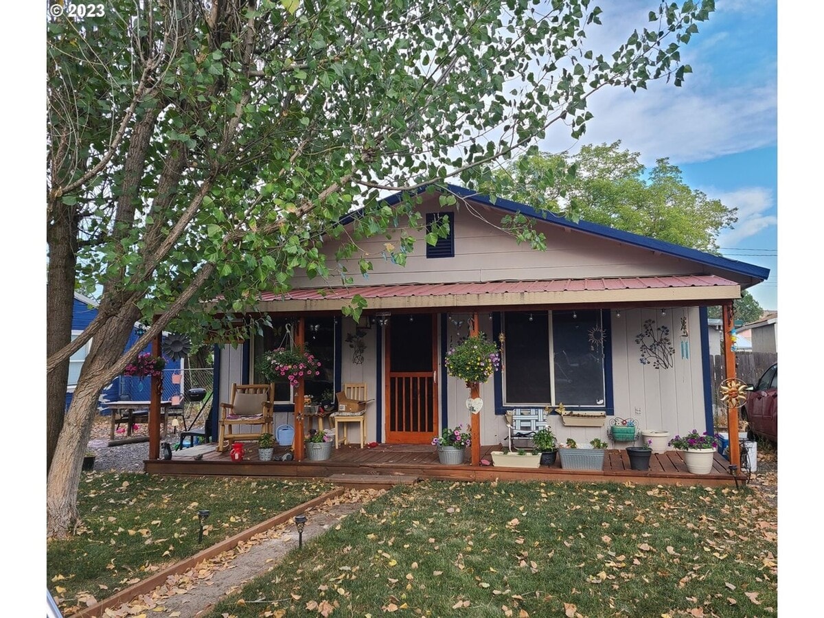 3 bedroom house - 3 bedroom house