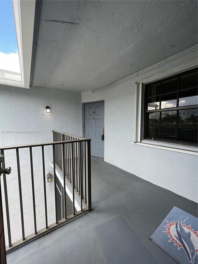 Photo - 809 Hamilton Dr Unidad 809A