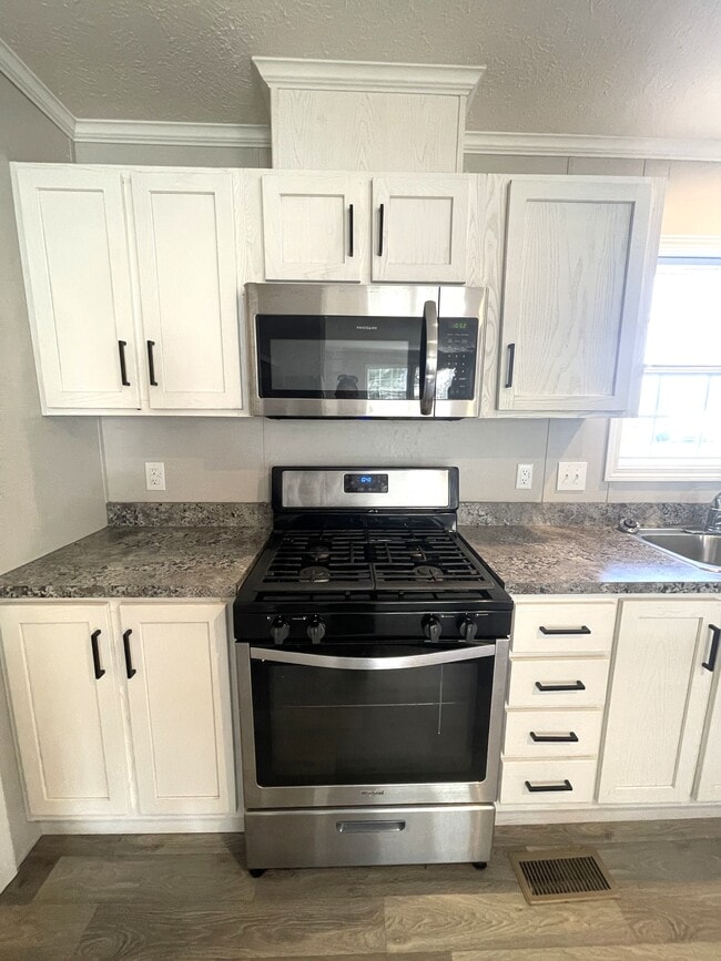 Photo - 49 Bellwood Dr