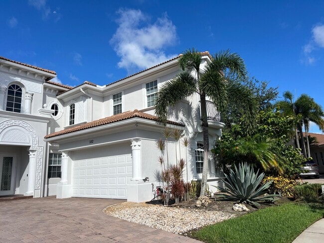 Photo - 182 Rosalia Ct