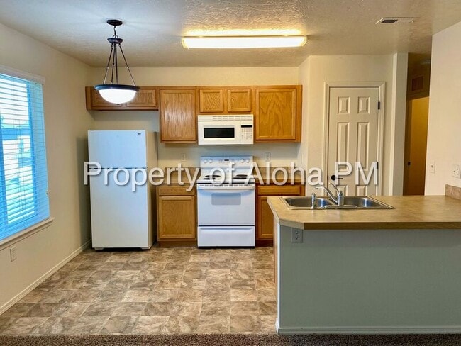 Photo - 1053 W Pine Ave