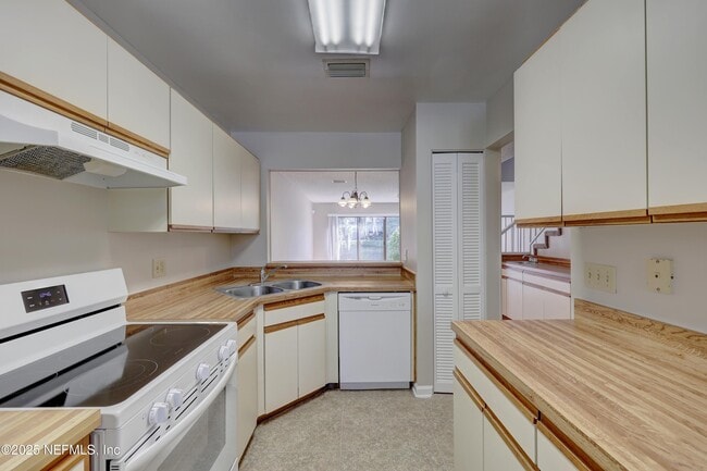 Photo - 3801 Crown Point Rd Unit 2132