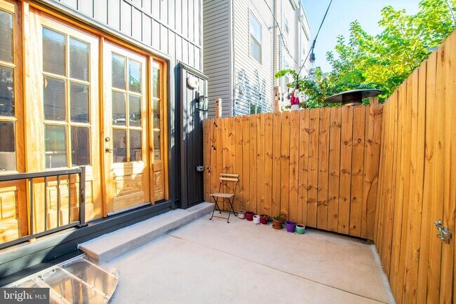 Photo - 2246 Sears St