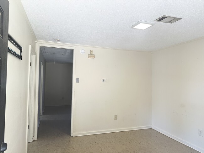 Photo - 107 Dorman Ave