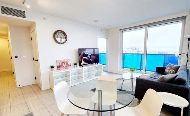 Photo - 5058 Joyce St Unité 1707