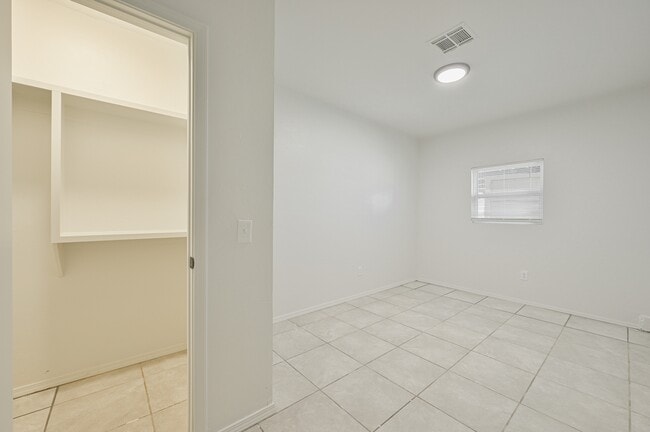 Photo - 4720 SE 50th St
