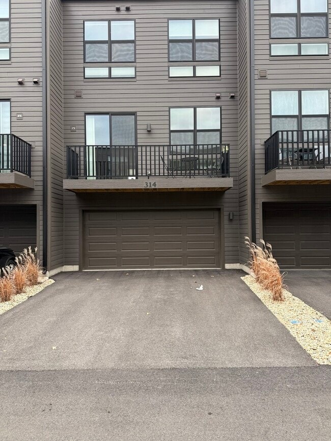 Photo - 314 Summit Cir