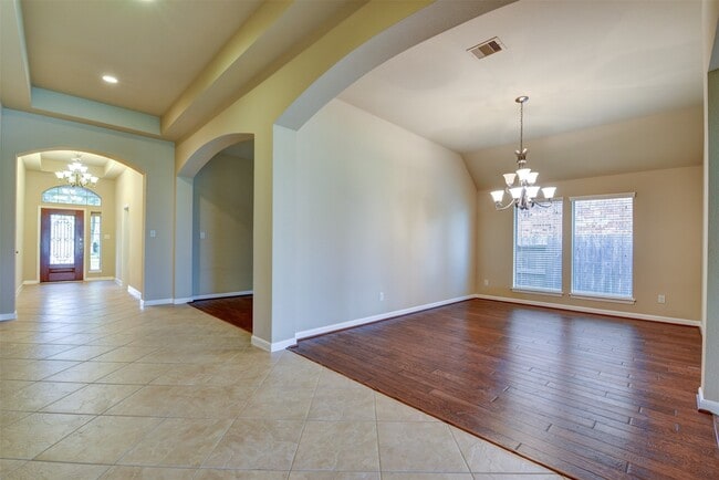 Photo - 5426 Linden Rose Ln
