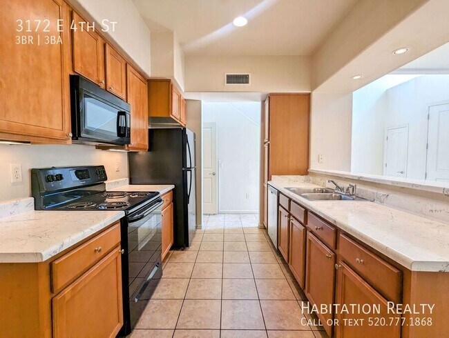 Photo - 3172 E 4th St