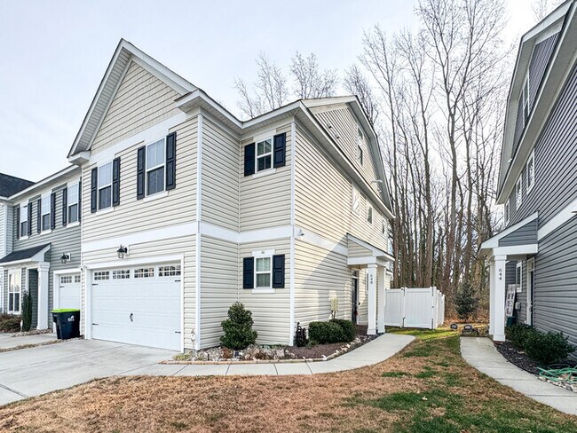 Photo - RENOVATED 4 BEDROOM/3 BATH IN VIRGINIA BEACH! READY FOR RENT!!