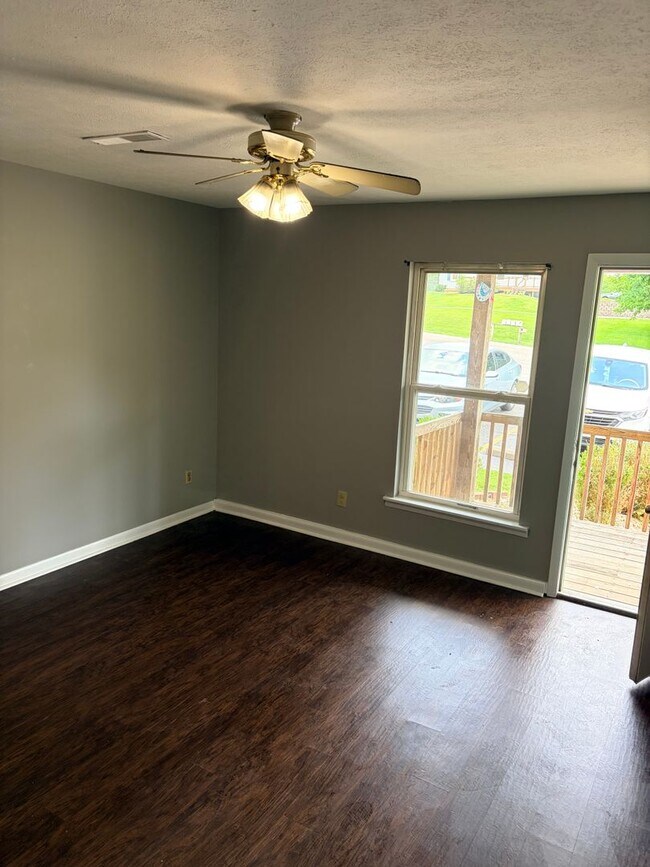 Photo - 1636 E Moffett Ln Unit 1636