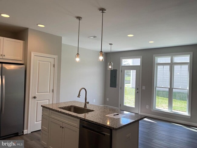 Photo - 114 Coralyrose Ct