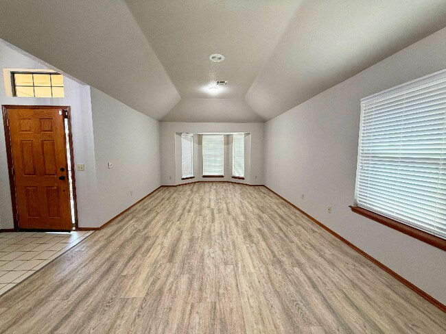 Photo - 6605 NW 134th St