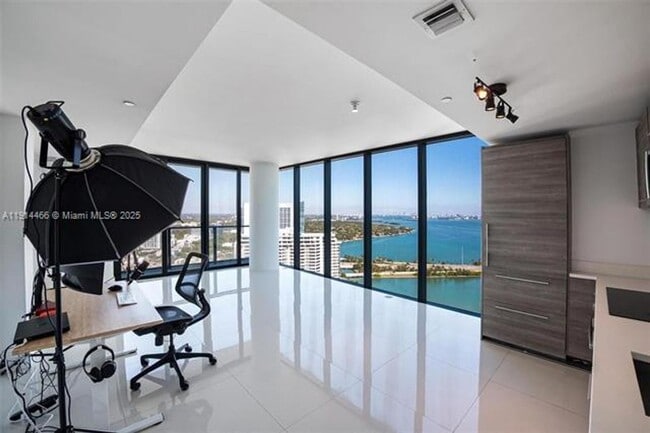 Photo - 650 NE 32nd St Unit 650 NE 32nd St 3408