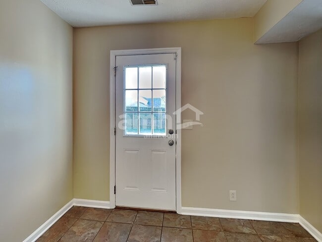 Photo - 1428 Westview Dr