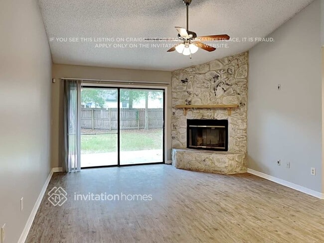 Photo - 8096 Kilwinning Ln