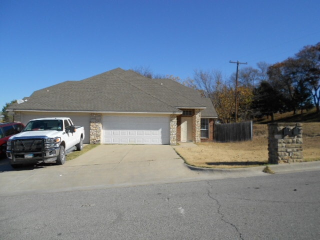 3/2.5/2 COMING SOON!!! Great Location - 3/2.5/2 COMING SOON!!! Great Location Casa