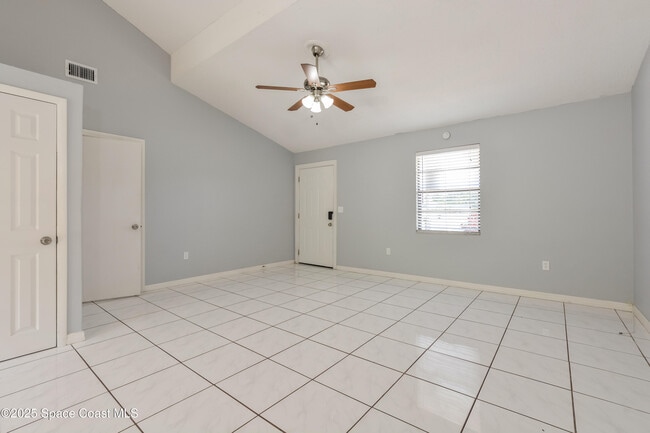 Photo - 2097 Fallon Blvd NE