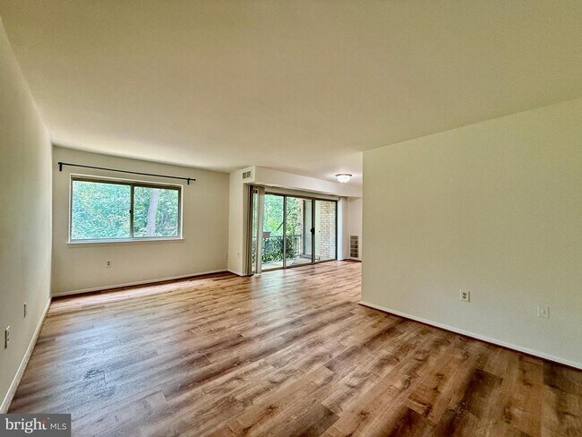 12204 Braxfield Ct Unit 235