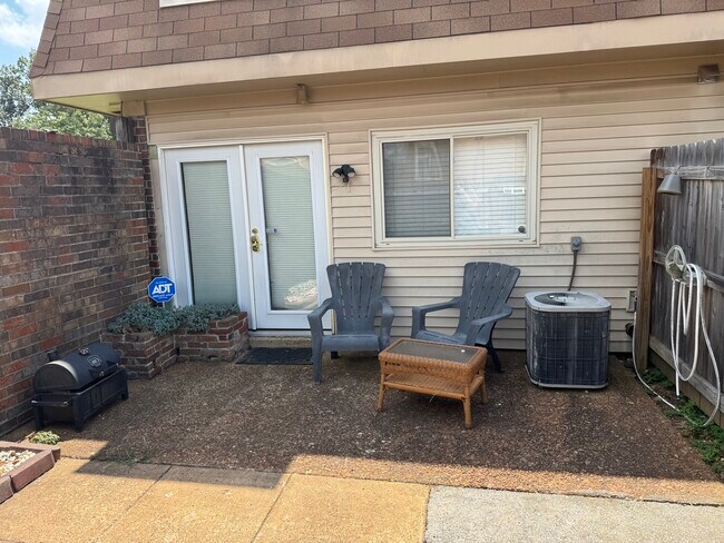 Back Entrance - 6622 Poplar Woods Cir S Rental