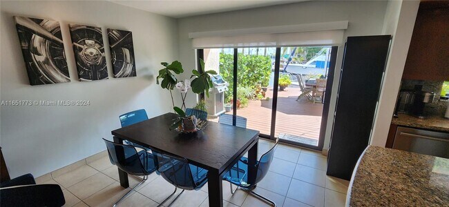 Photo - 16533 NE 26th Pl