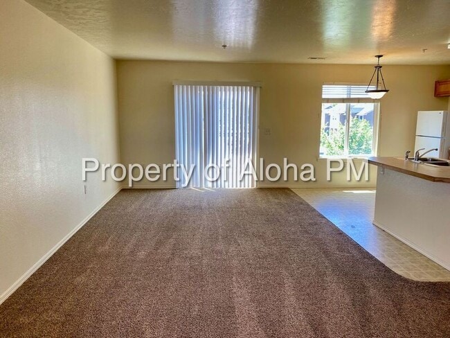 Photo - 1047 W Pine Ave