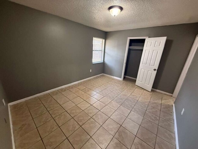 Photo - 2570-2572 Chestnut Woods Dr Unit 2572 Chestnut Woods Dr